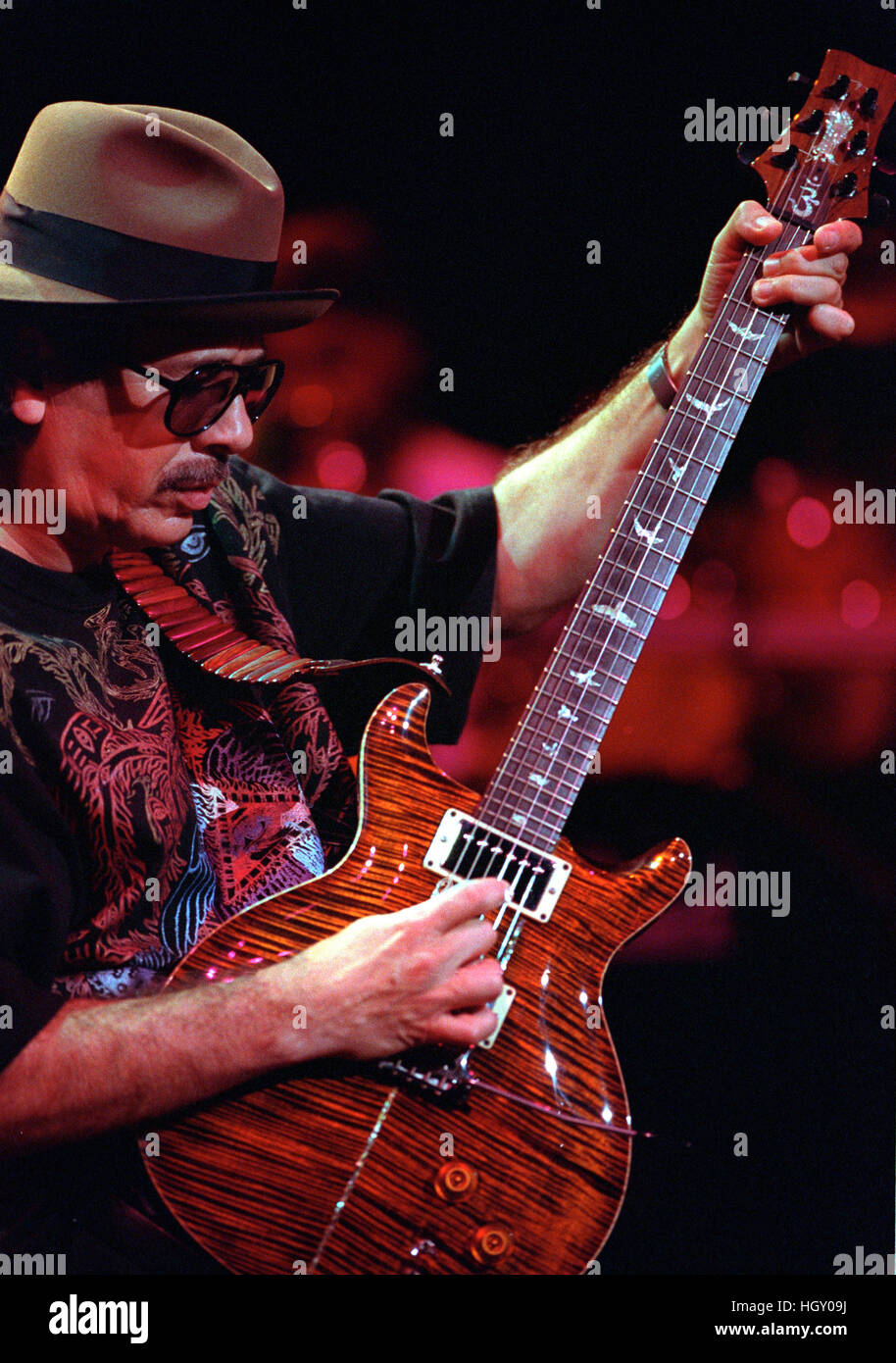 Carlos Santana en concert à grands bois à Mansfield ma photo de Bill belknap Banque D'Images