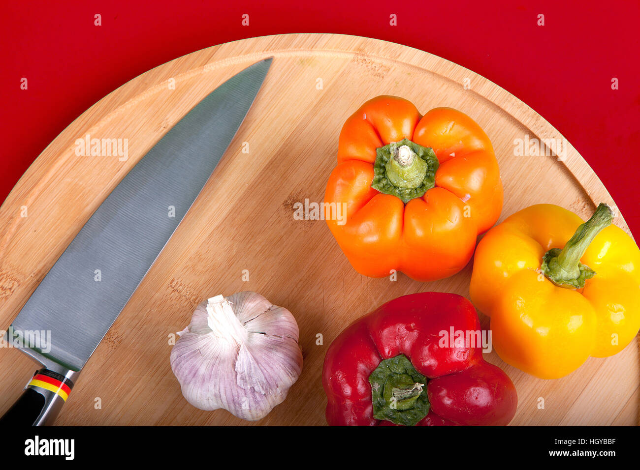 Bell pepper on a chopping board Banque D'Images