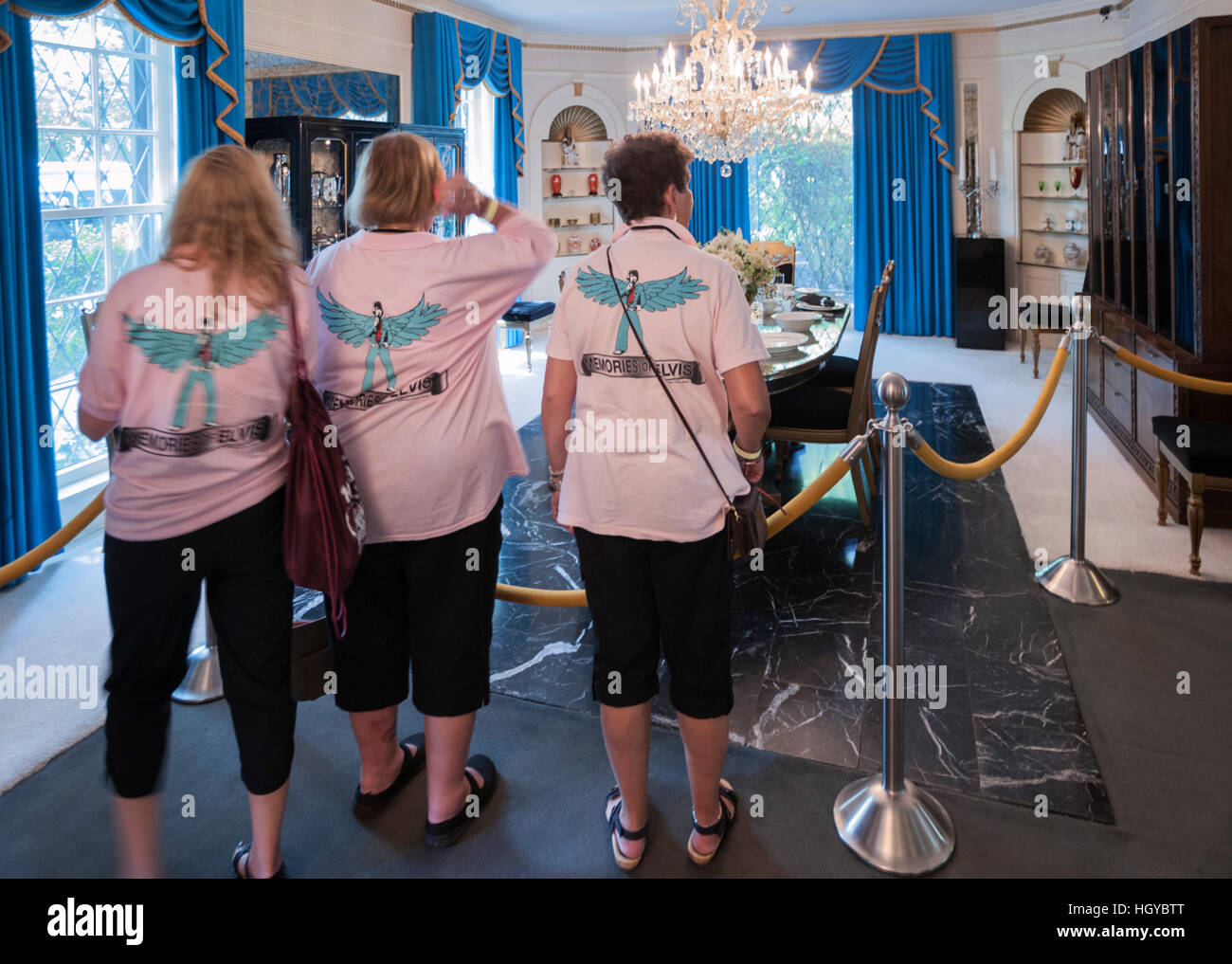 Les touristes visitant Graceland, Memphis, Tennessee, États-Unis Banque D'Images