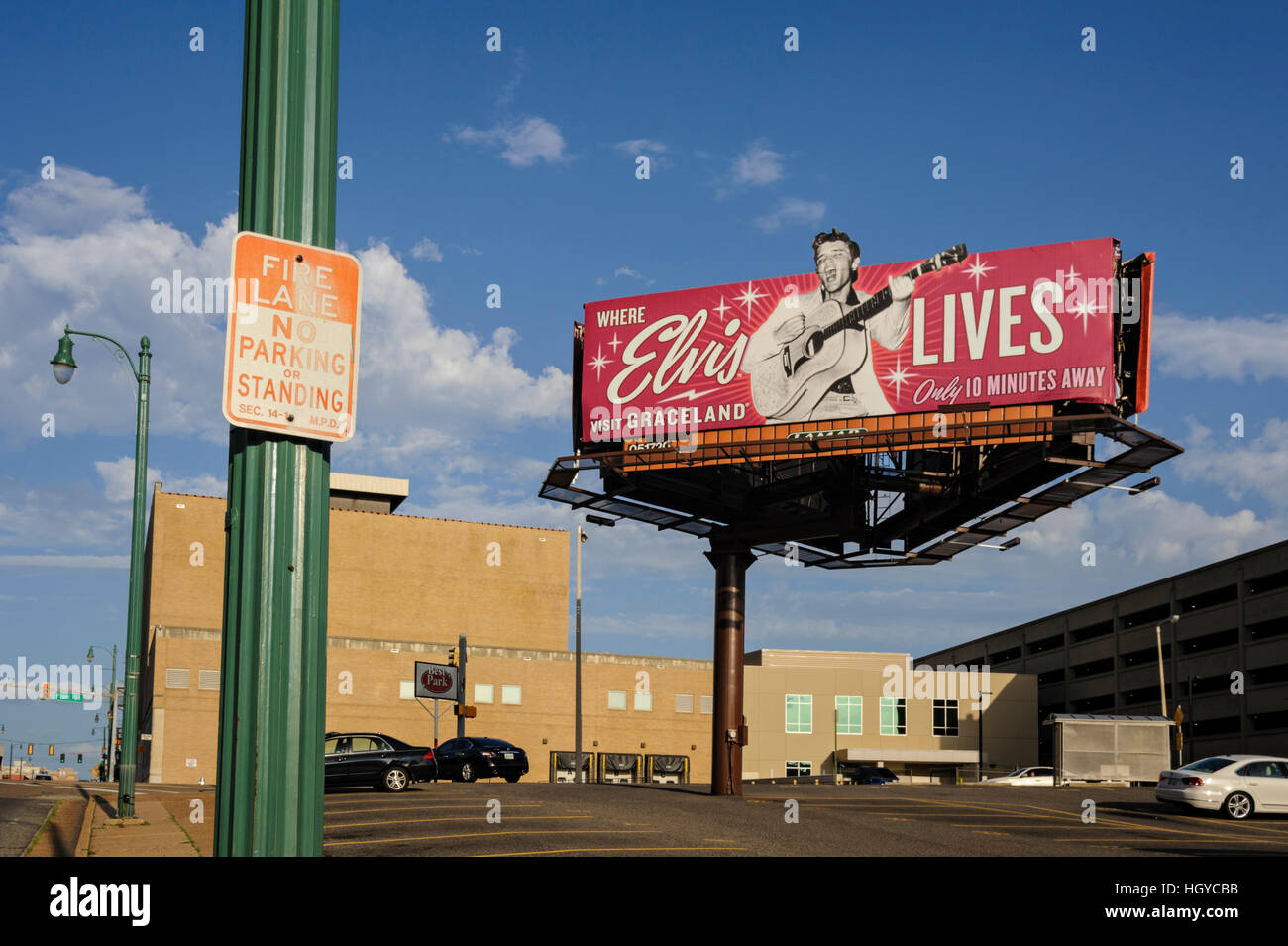 Panneau publicitaire pour Elvis Presley's Graceland, Memphis, Tennessee, États-Unis Banque D'Images