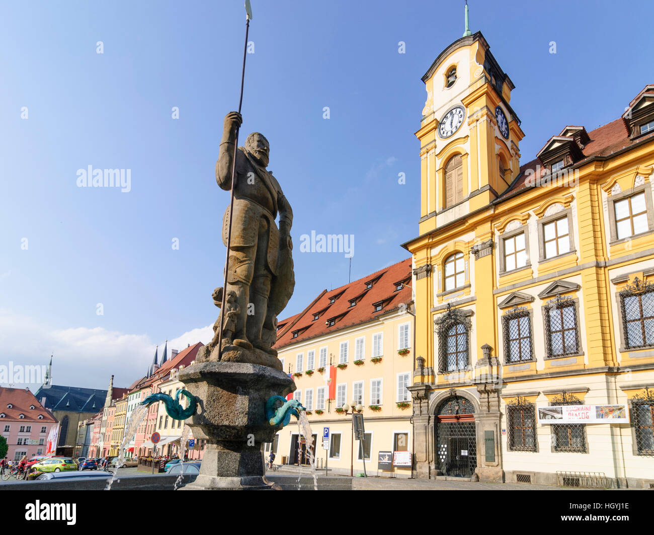 Cheb (Eger) : Place du marché avec l'hôtel de ville et bien avec Roland, , Karlovarsky, Karlsbader Région, Région de Karlovy Vary, République Tchèque Banque D'Images