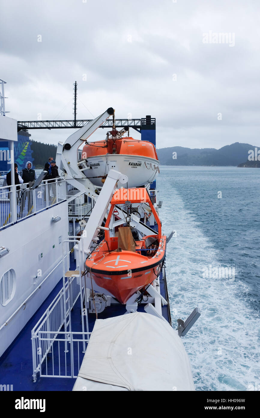 Canots sur le Kaiarahi ferry Interislander en Nouvelle-Zélande. Banque D'Images