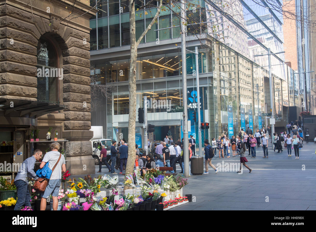 Martin lieu à Sydney CBD avec fleuriste et la banque ANZ brach, Australie Banque D'Images
