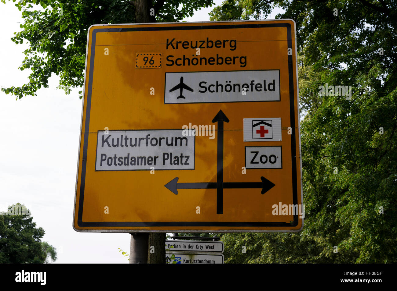 panneau-de-signalisation-allemand-banque-de-photographies-et-d-images
