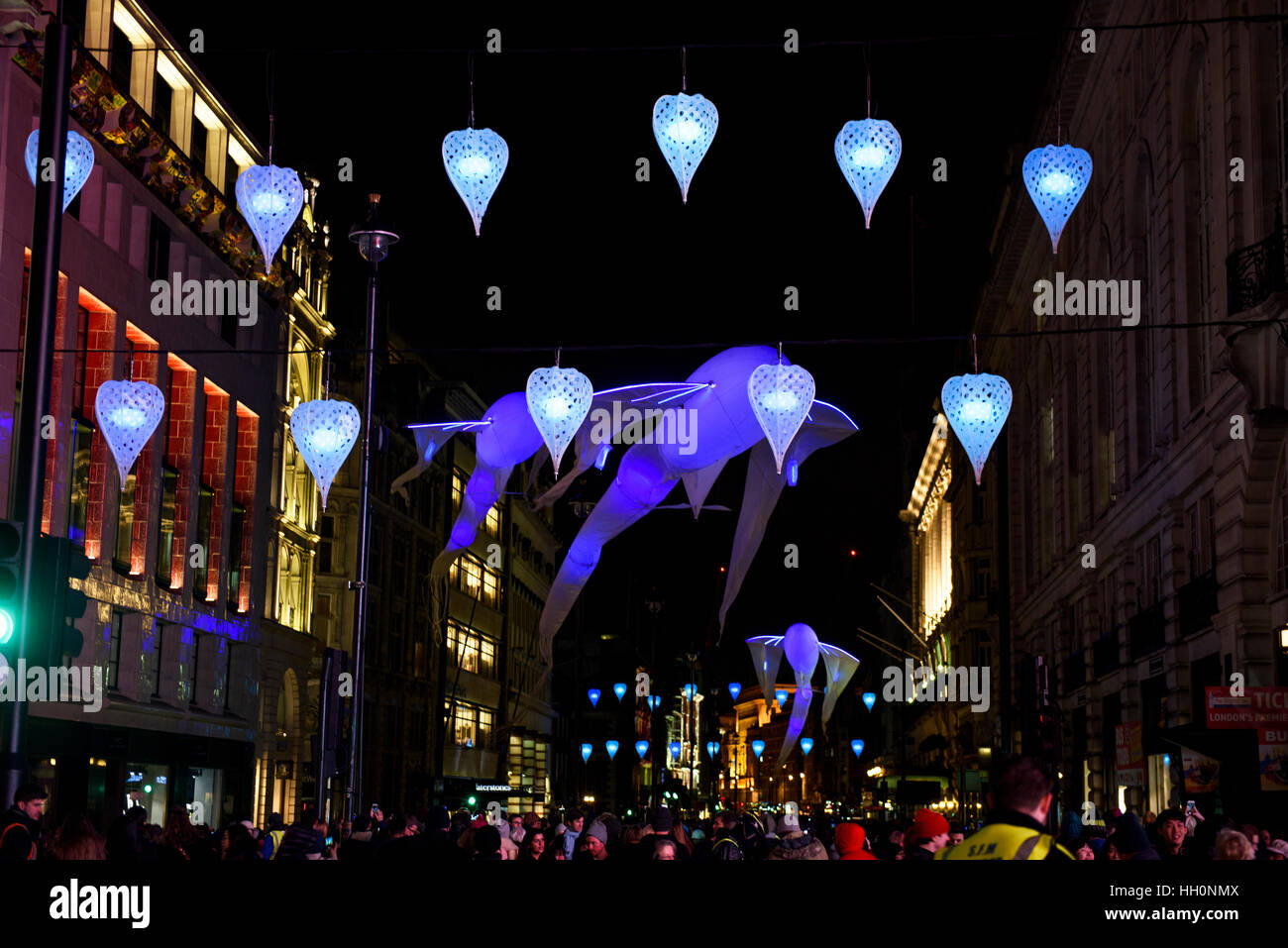 L'odeur de poisson allumé kites - 'Les Luminéoles" par Art group porté par le vent, la lumière Lumiere Festival, Londres Banque D'Images