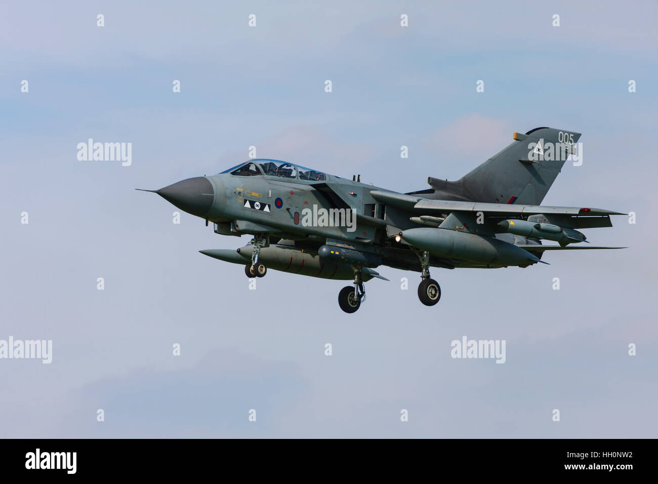 Panavia Tornado Gr4 ZA351 0052(AC) Squadron sur la finale pour atterrir à RAF Conningsby Banque D'Images