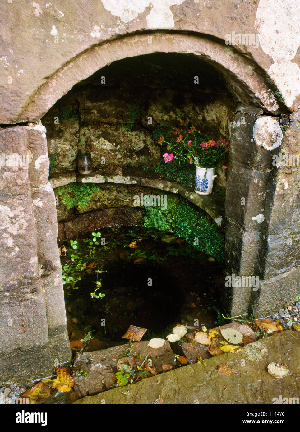 St Anne's Well, Trellech, vint à être connu comme le cercle vertueux bien à cause de la 'medicinal vertus' de son fer à repasser-palier (chalybeate) sources minérales. Banque D'Images