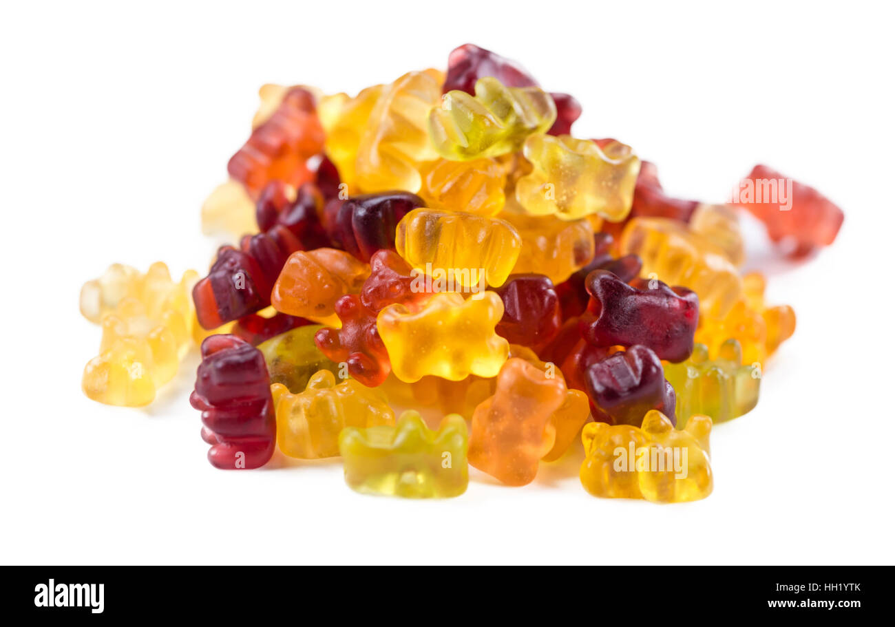 Tas de Gummy Bears (close-up shot) isolé sur fond blanc Banque D'Images