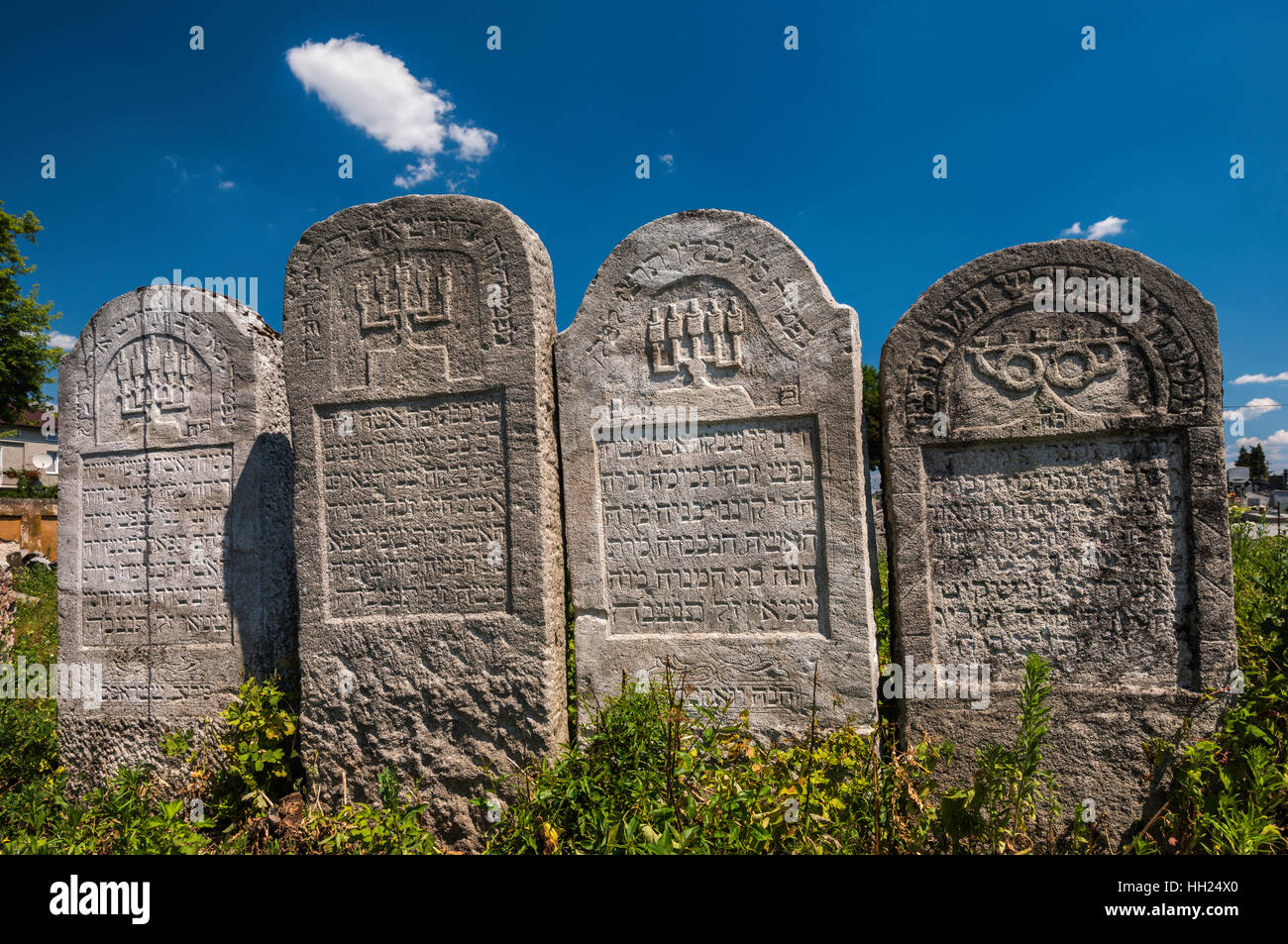 Pierres tombales au cimetière juif à Lubaczow, Pologne Malopolska, Banque D'Images