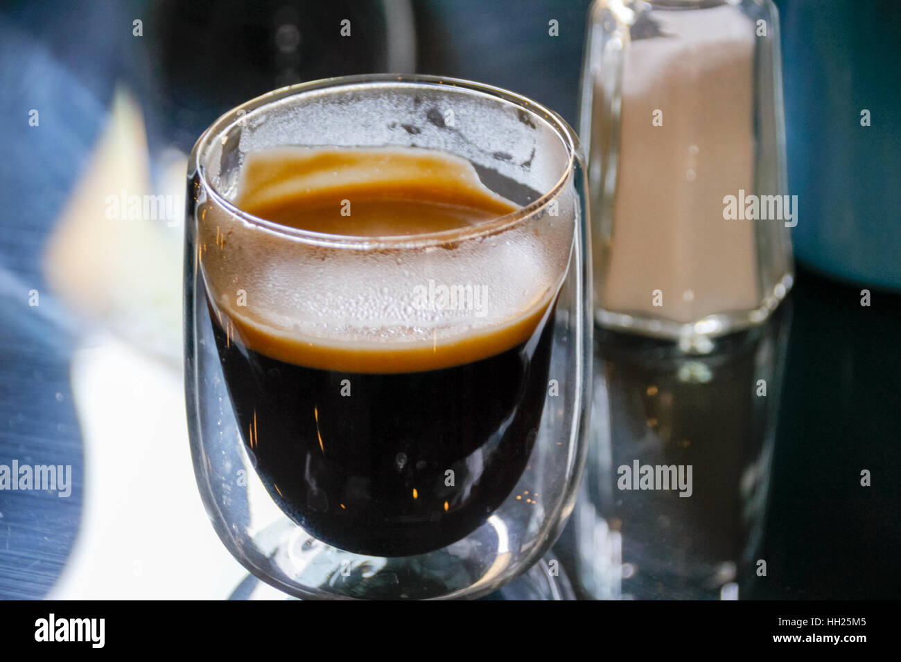 Photographie d'une tasse de café transparent Banque D'Images