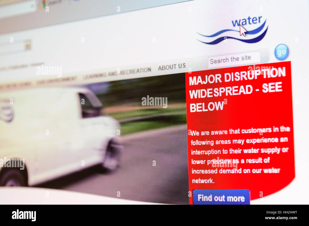 Le site Web de la compagnie de l'eau met en garde contre les perturbations majeures continues de l'approvisionnement en eau. Banque D'Images