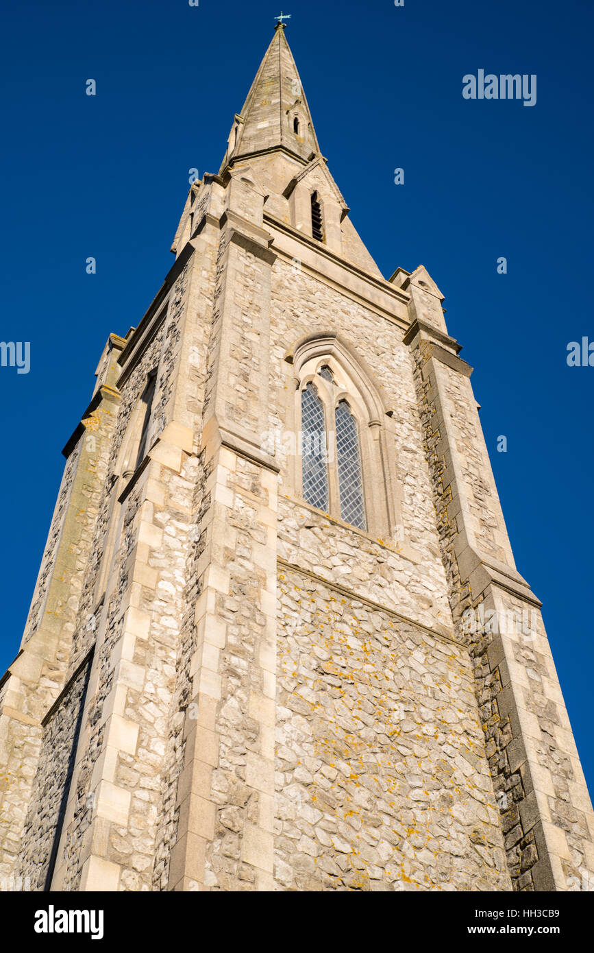 À la recherche à l'impressionnante tour du Lion à pied United Reformed Church de Colchester, Essex. Banque D'Images