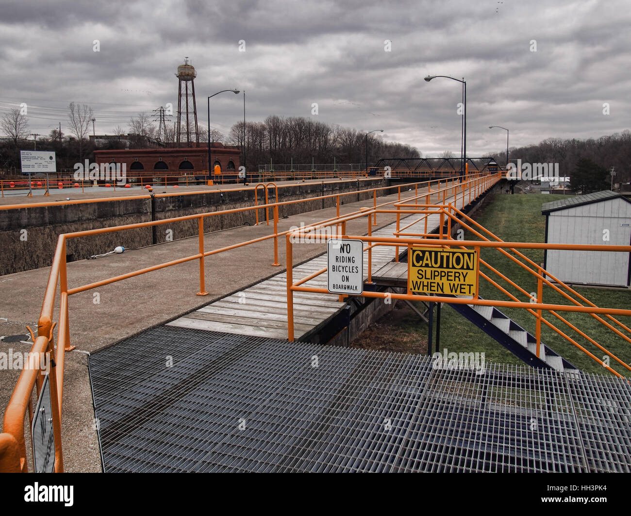 Seneca Falls, New York, USA. CS/2 Serrure fait partie de l'historique canal Érié à Seneca Falls, New York Banque D'Images