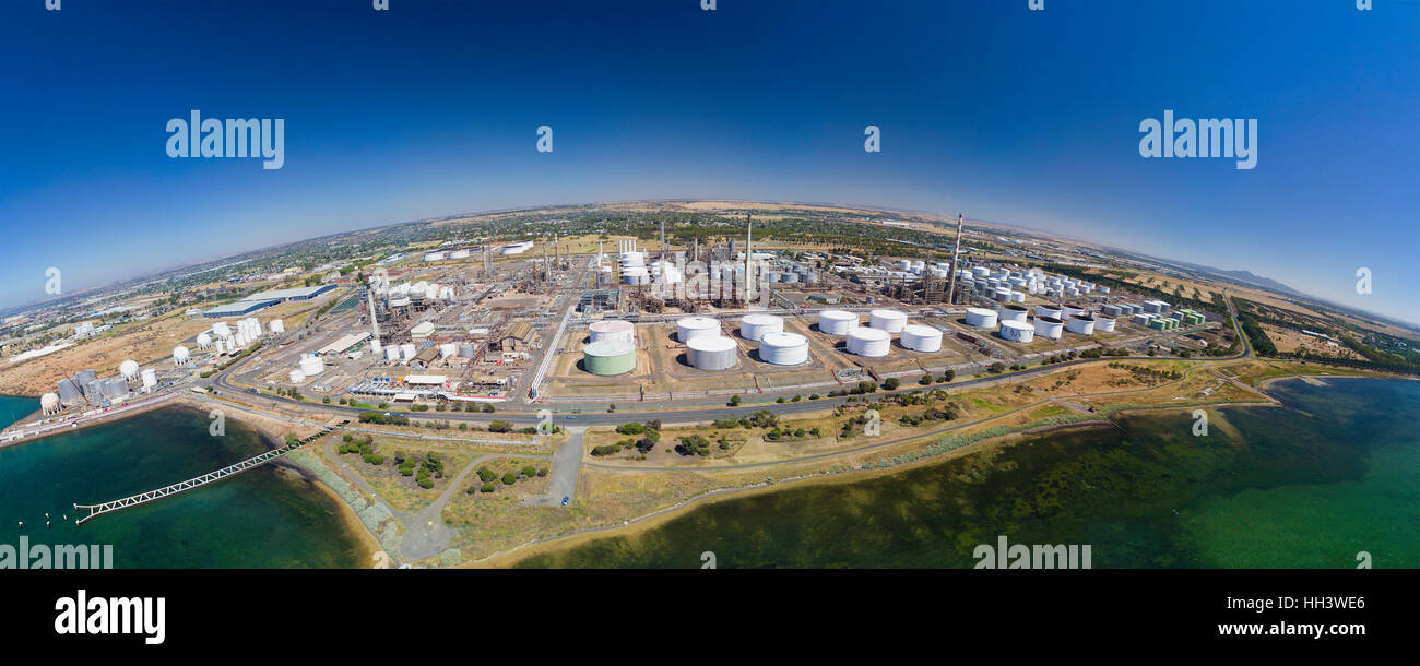 Photo aérienne d'une raffinerie de pétrole Banque D'Images