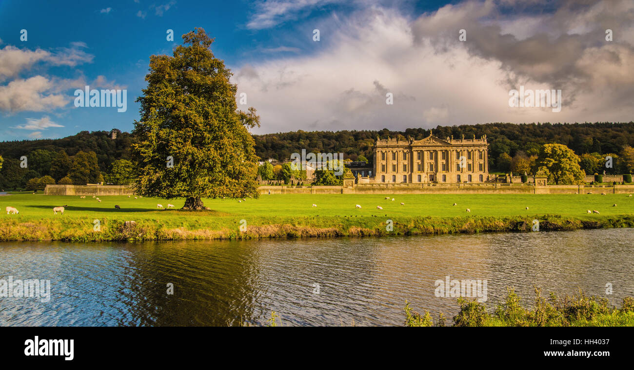 Chatsworth House, Derbyshire par la rivière Ray Boswell Banque D'Images