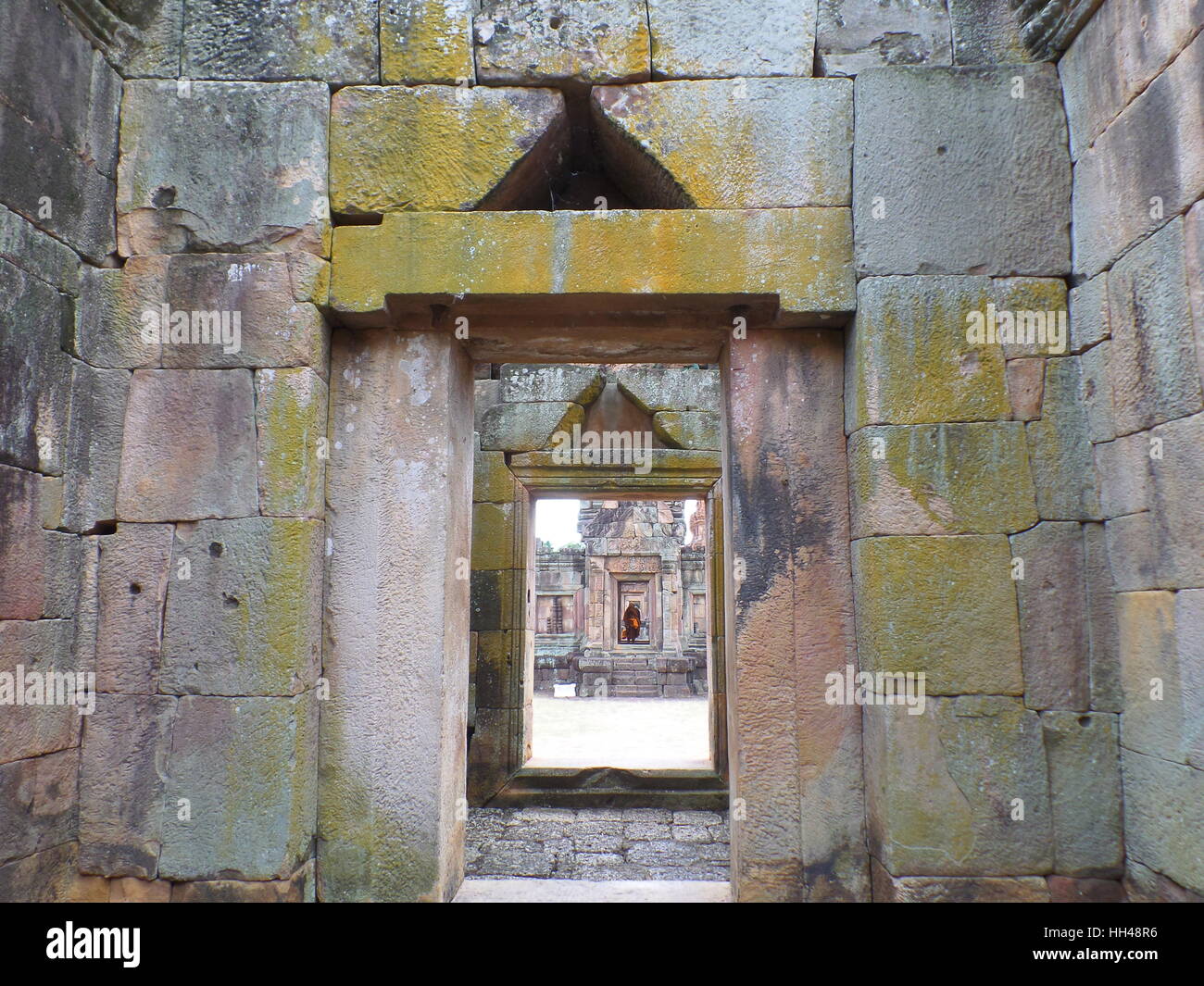 Porte de pierre médiévale dans l'ensemble du Temple Prasat Muang Tam, Buriram Province de Thaïlande Banque D'Images