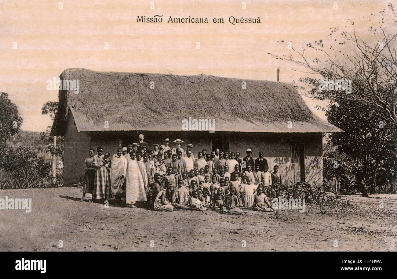 Photo de groupe, Mission Américaine dans Quessua, l'Angola, le portugais l'Afrique de l'Ouest. Banque D'Images