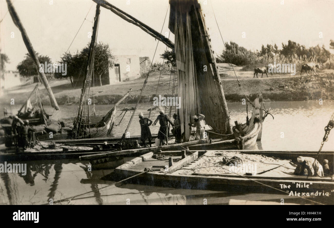Bateaux à voile sur le Nil à Alexandrie, Égypte Banque D'Images