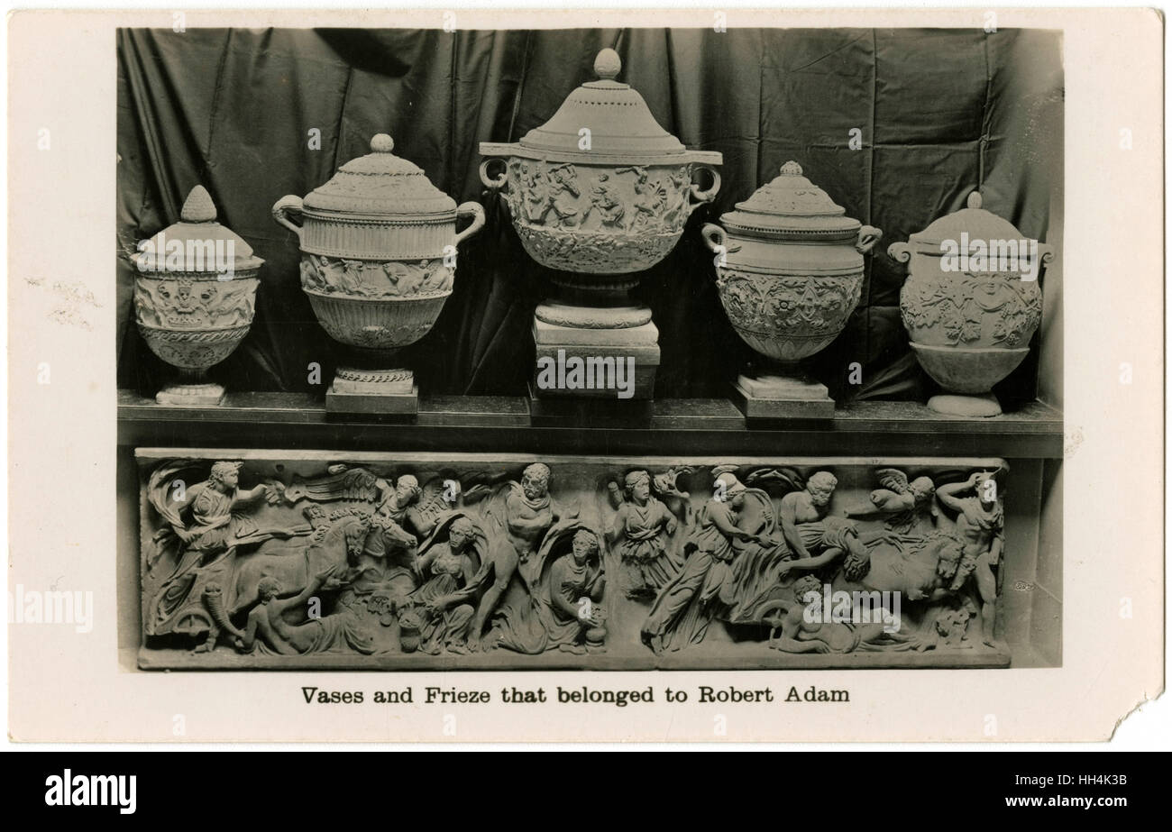 Vases et frises appartenant à Robert Adam Banque D'Images