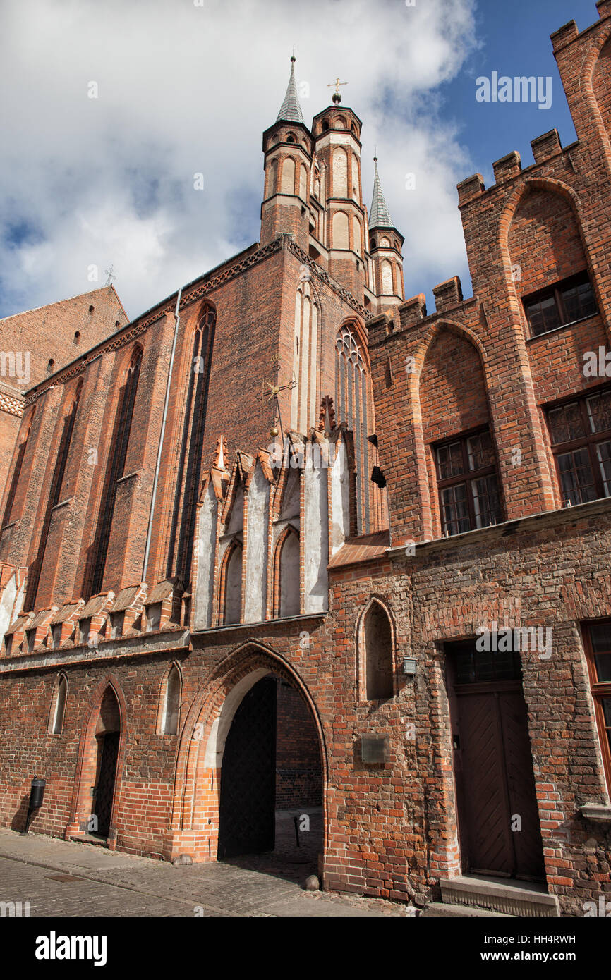 La Pologne, la ville de Torun, Église de l'Assomption de la Bienheureuse Vierge Marie, 14e siècle, l'architecture gothique médiévale Banque D'Images