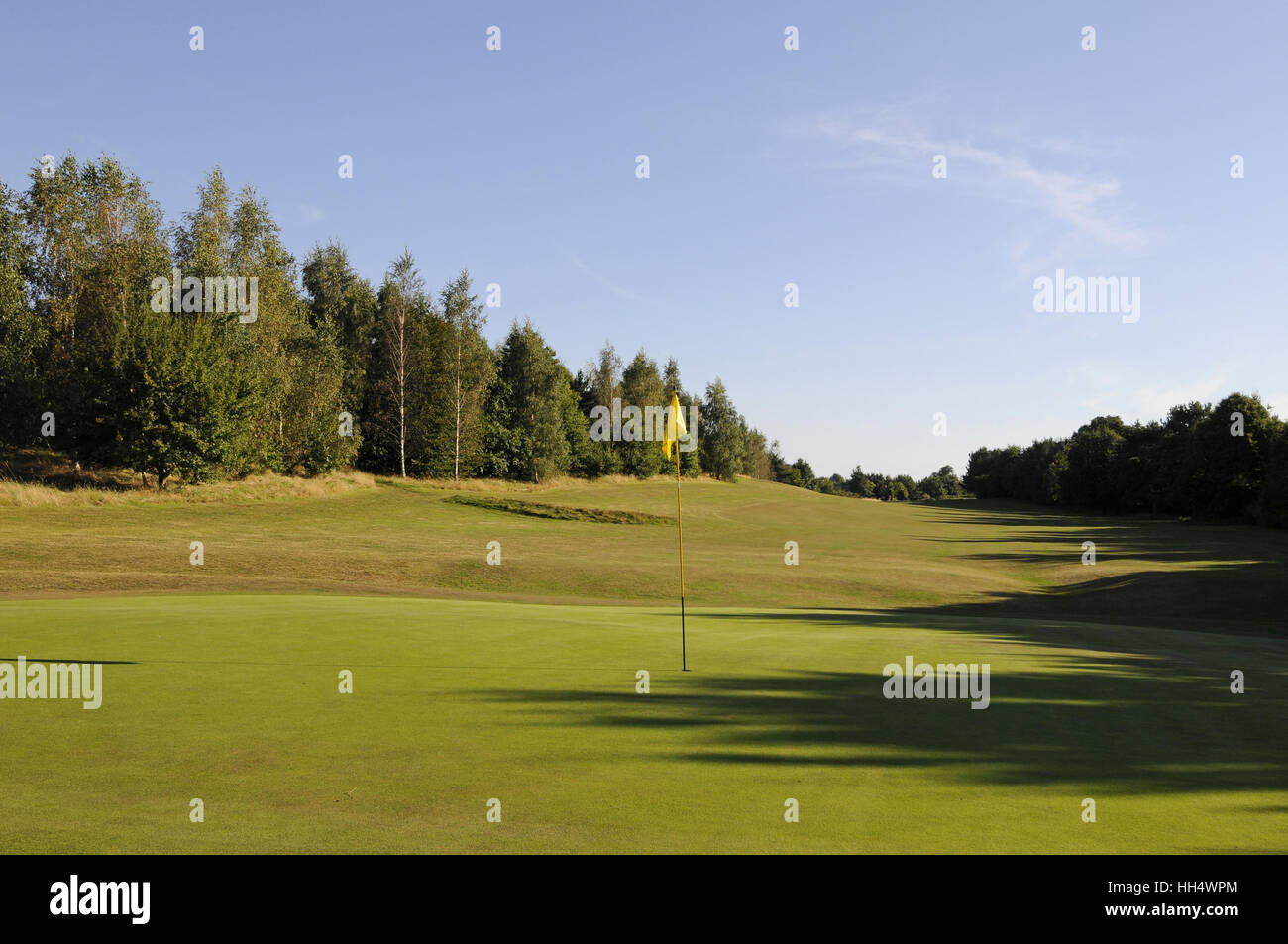 Du 1re vert et sauvegarder le fairway, Bletchingley Golf Club Surrey England Banque D'Images