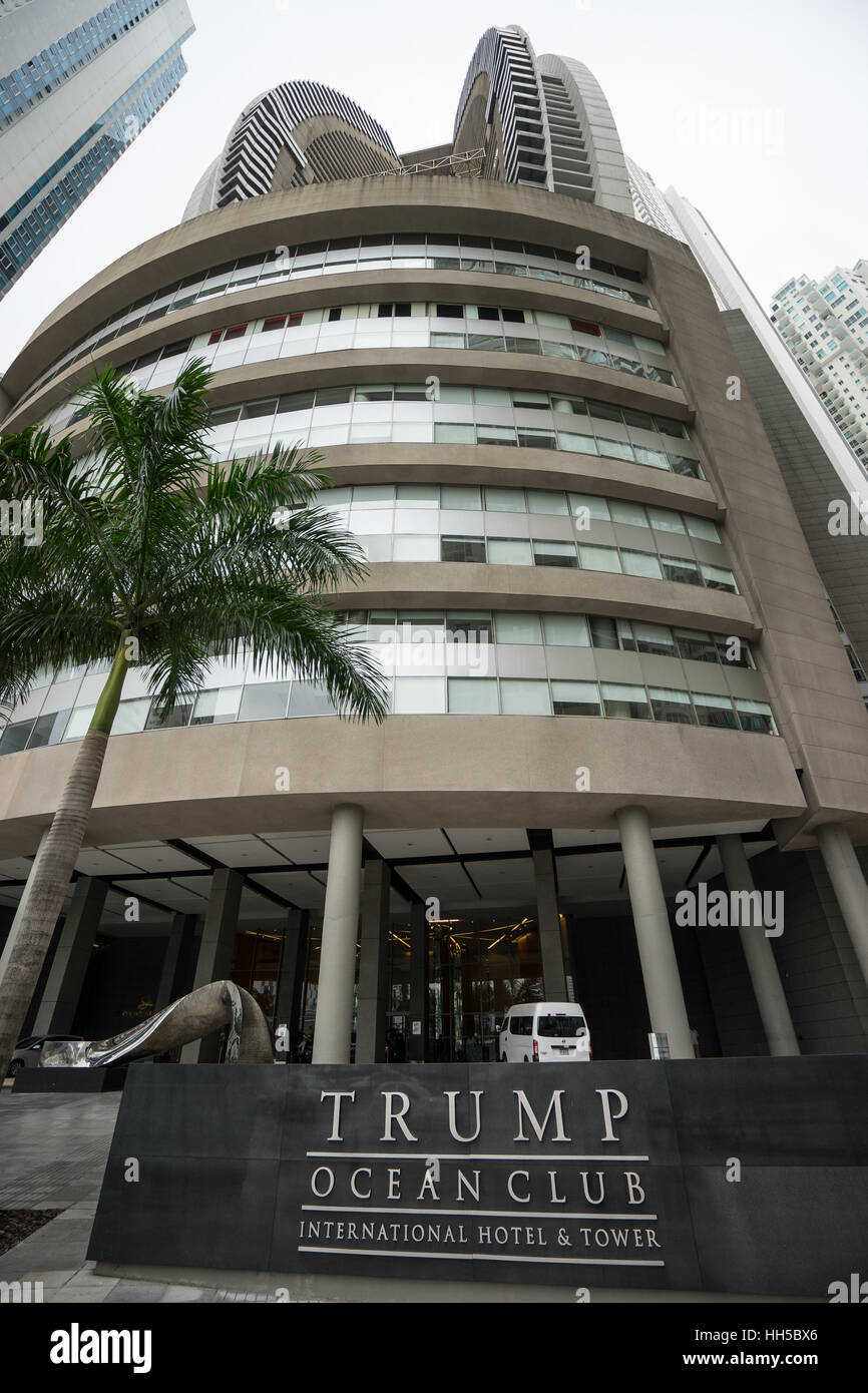 2 juillet, 2016 Panama City, Panama : l'entrée de la Trump Ocean Club international hotel and tower Banque D'Images
