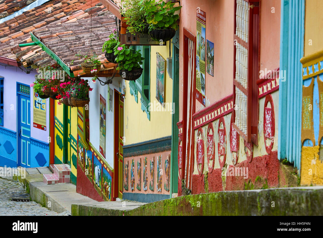 Colombie Guatape,maisons peintes en couleurs Banque D'Images