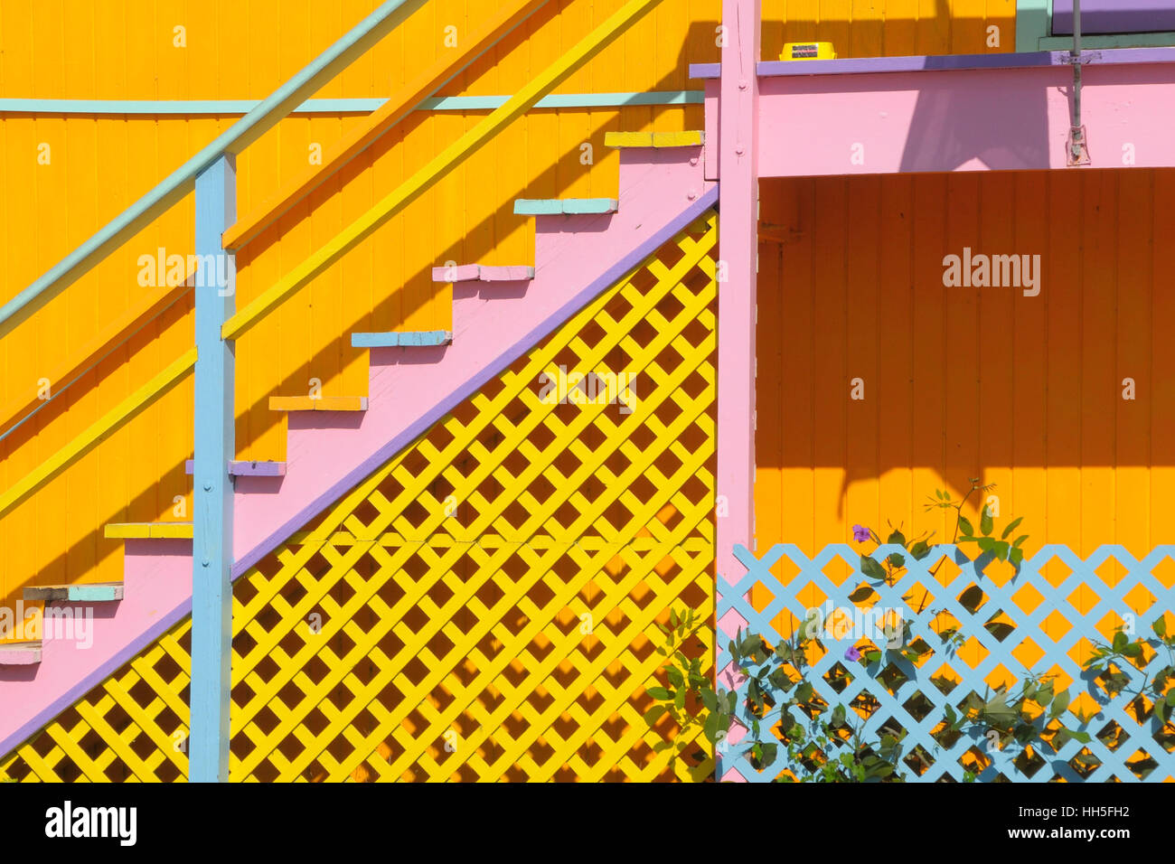 Couleurs pastel sur un immeuble situé à Key Largo en Floride Banque D'Images