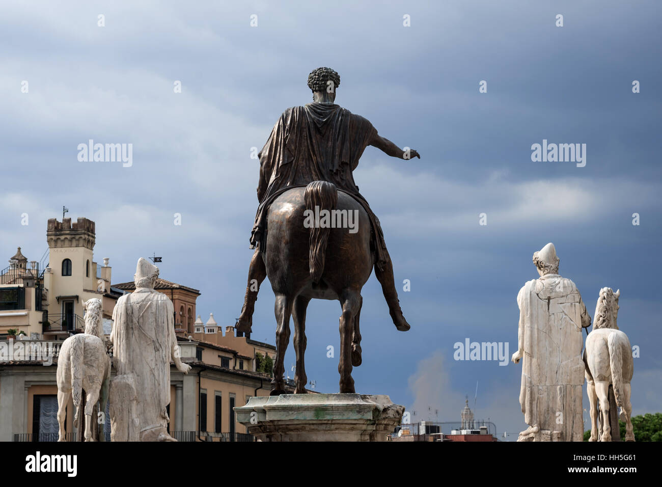 Vue arrière de la célèbre Statue équestre de Marc-aurèle, Rome, Italie, Europe Banque D'Images