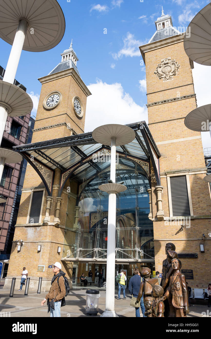 Entrée de la gare de Liverpool Street, l'espoir Square, City of London, Londres, Angleterre, Royaume-Uni Banque D'Images