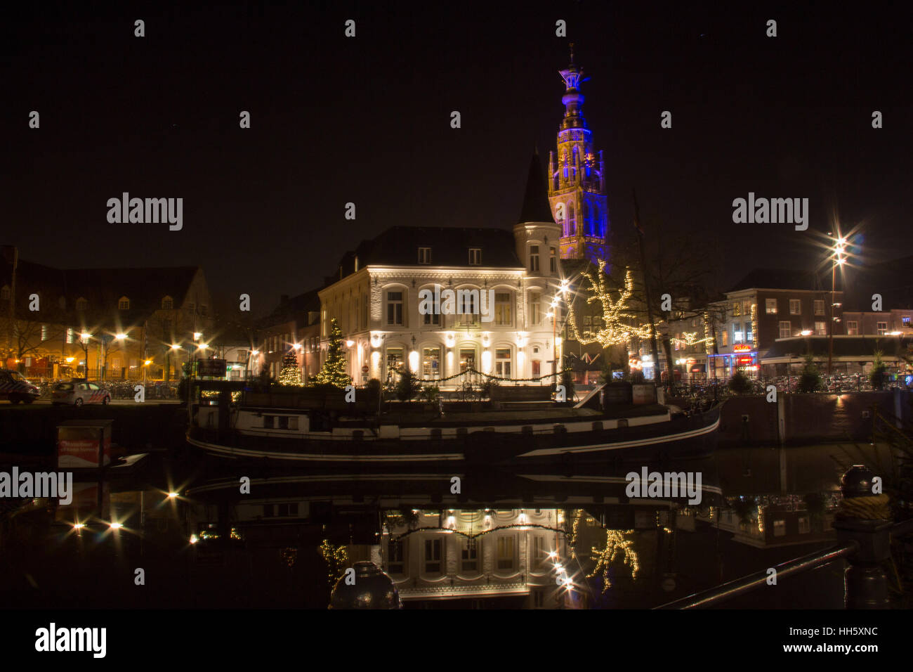 La ville de Breda (Pays-Bas) par nuit Photo Stock - Alamy