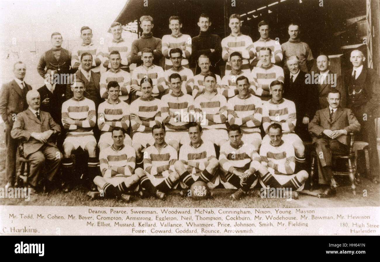 Queens Park Rangers FC L'équipe de football et de la gestion : Deanus, Pearce, Sweetman, Woodward, McNab, Cunningham, Nixon, jeune, Mayson, Todd, Cohen, Boyer, Crompton, Armstrong, Eggleton, Neil, Thompson, Cockburn, Wodehouse, Bowman, Hewison, Elliot, moutarde, Ke Banque D'Images