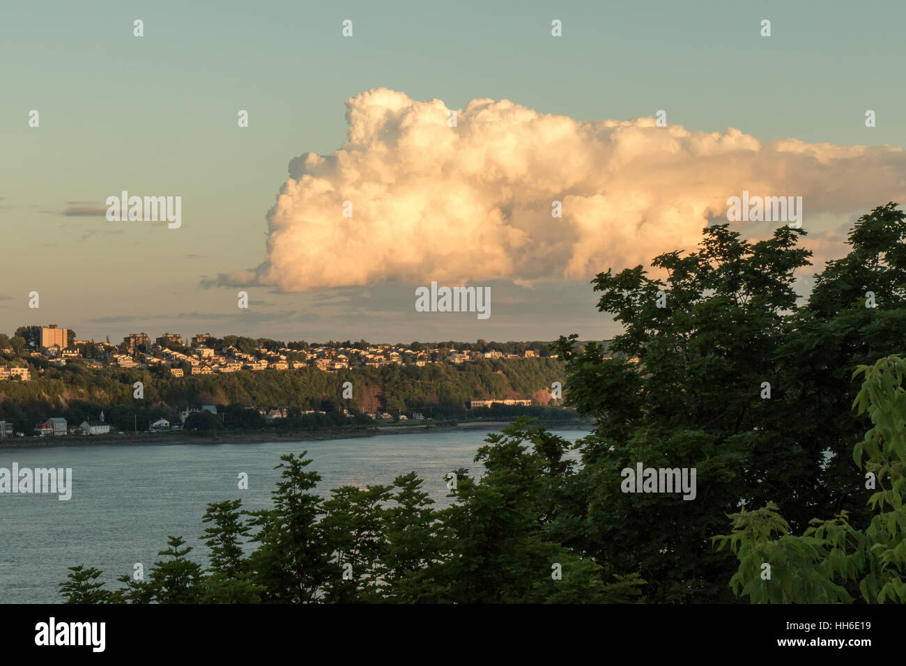Paysage au bord du fleuve st laurent Banque de photographies et d ...