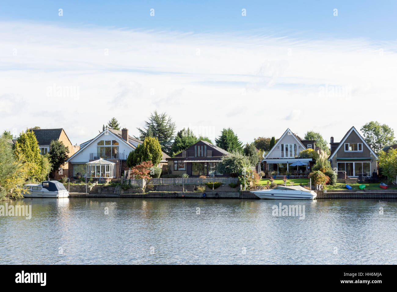 L'ensemble de maisons au bord de la Tamise, Windsor, Berkshire, Angleterre, Royaume-Uni Banque D'Images
