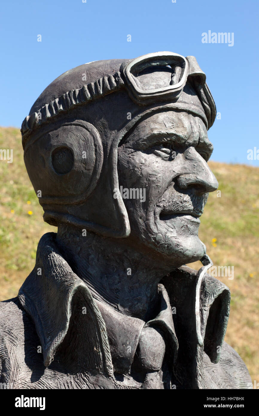 Close-up d'une partie du buste de sir Keith Park, à Battle of Britain Memorial, Capel-le-ferne, Kent. Banque D'Images