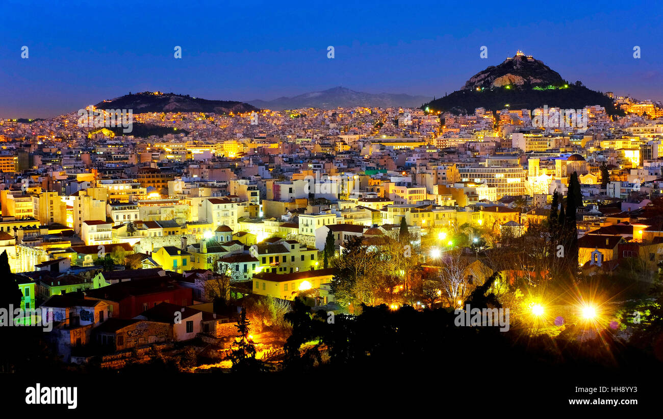 Vue de la ville d'Athènes et le mont Lycabette, Athènes, Grèce Banque D'Images