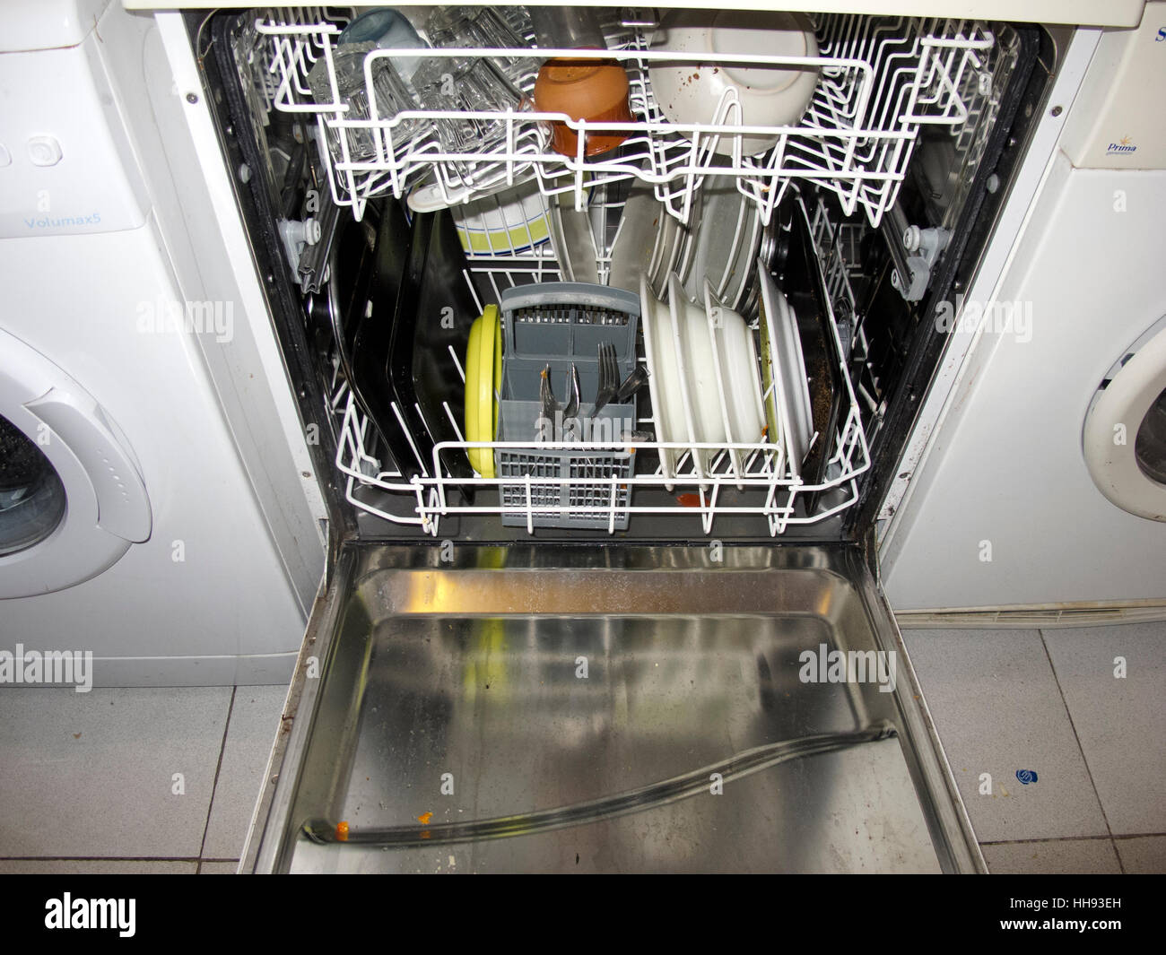 La vaisselle dans un lave-vaisselle, de l'électroménager Banque D'Images