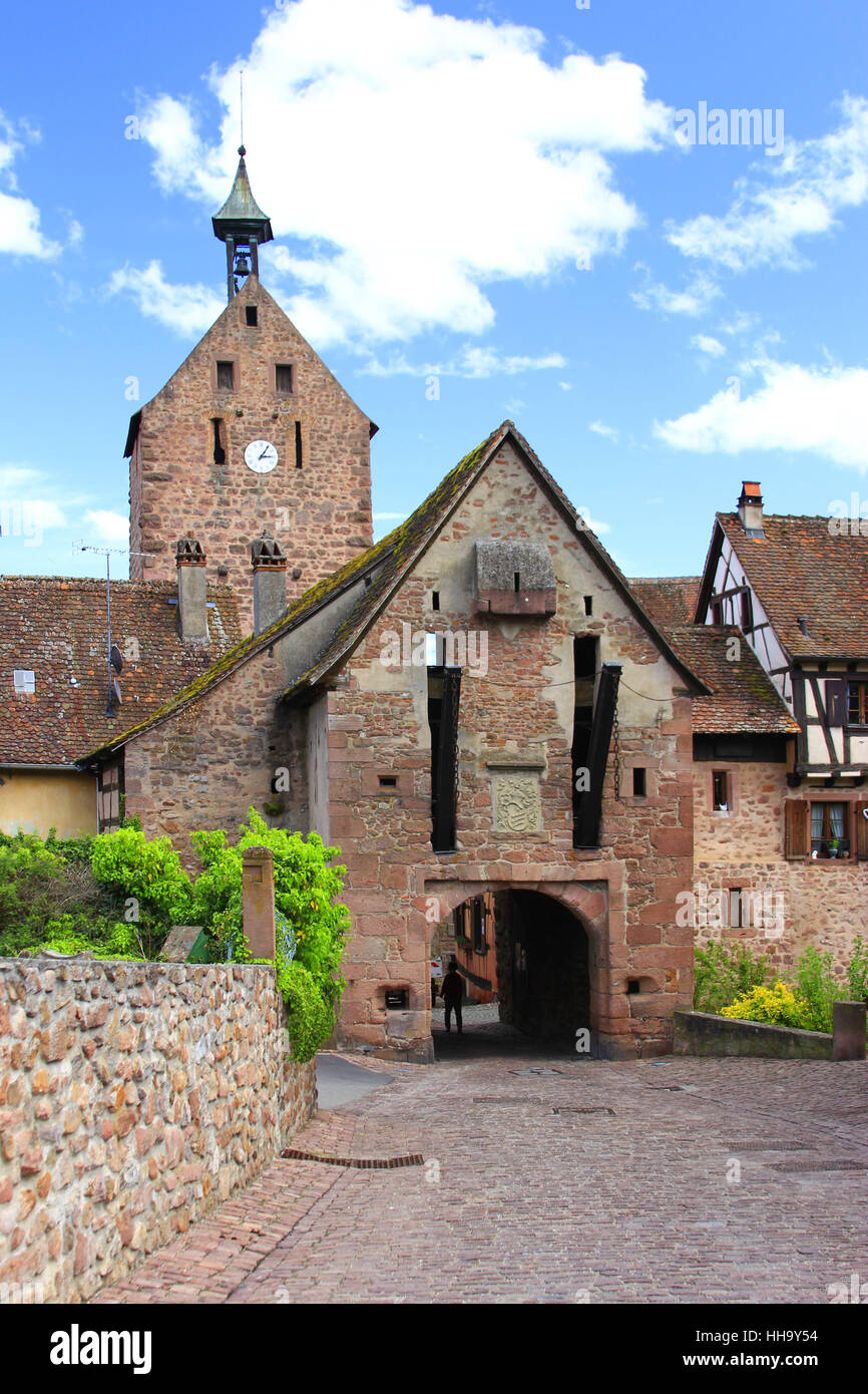 Porte haute in Riquewihr, Alsace,France Photo Stock - Alamy