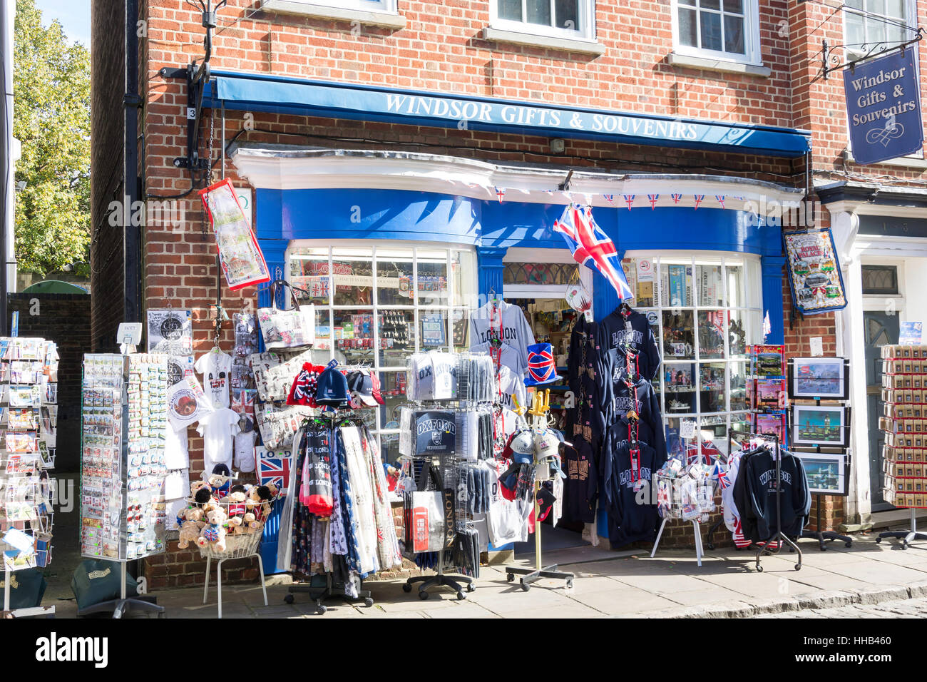 Windsor & Cadeaux boutique de souvenirs, Church Street, Windsor, Berkshire, Angleterre, Royaume-Uni Banque D'Images