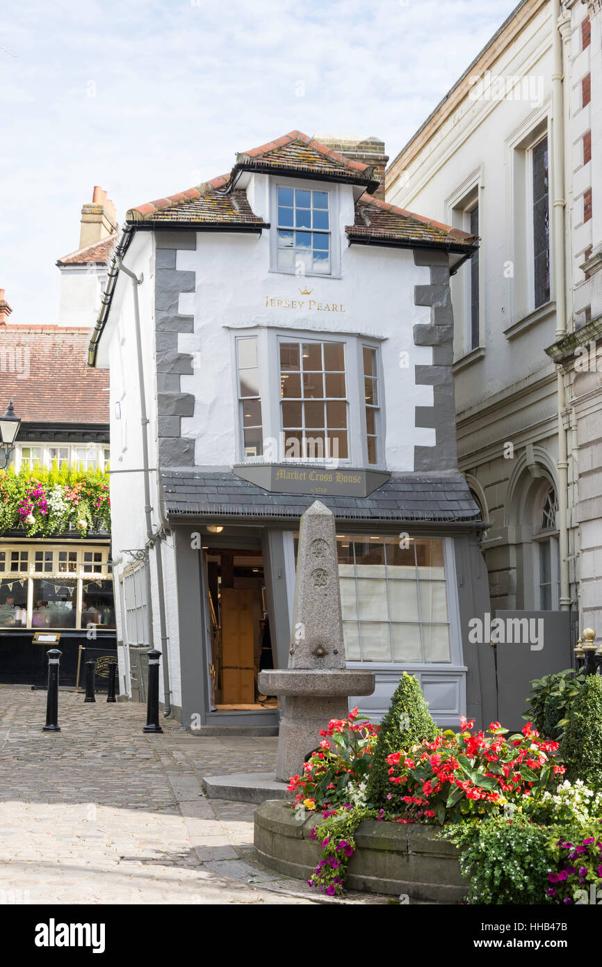 Maison de la Croix-Rouge de marché, AD1687 High Street, Windsor, Berkshire, Angleterre, Royaume-Uni Banque D'Images