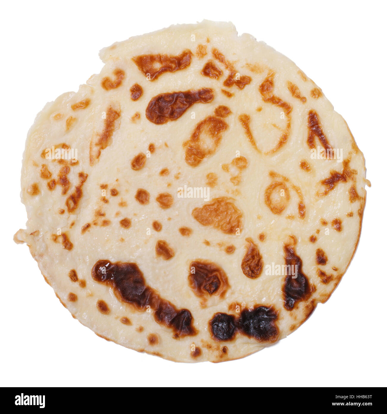 Fried pancake isolé sur fond blanc. close up Banque D'Images