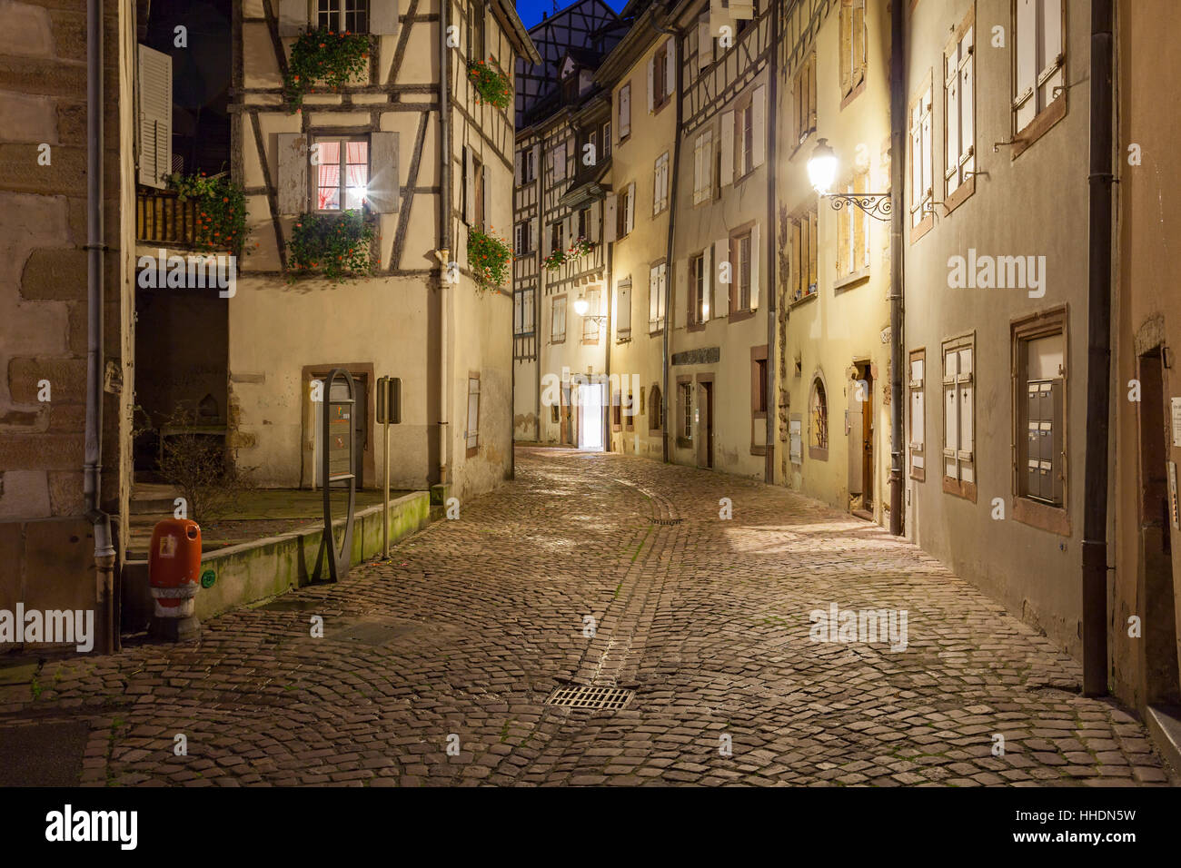 L'aube dans la vieille ville de Colmar, Alsace, France. Banque D'Images