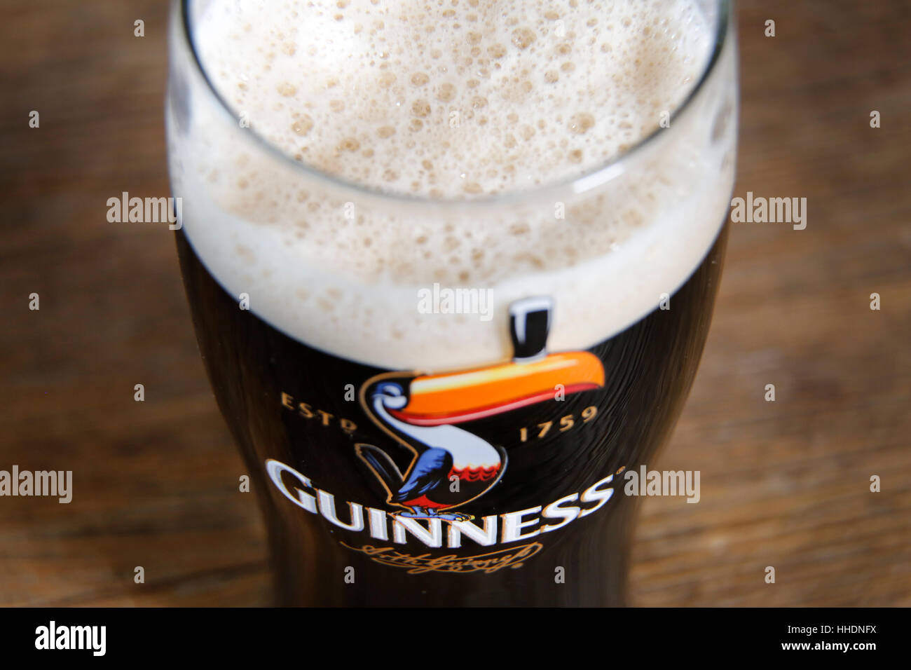 Pinte de Guinness en verre Banque D'Images