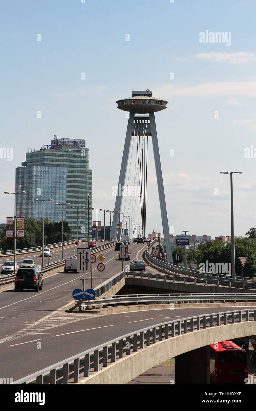 Tower, la circulation, les transports, le trafic routier, Danube, tour, moderne, modernité, Banque D'Images