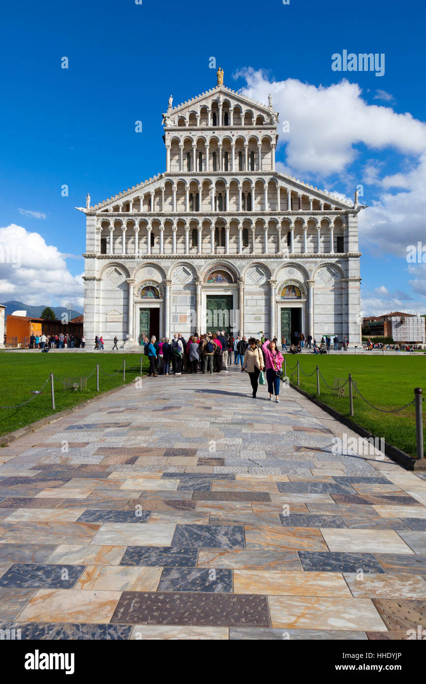 Façade de Duomo di Santa Maria Assunta, la Piazza dei Miracoli, UNESCO, Pise, Toscane, Italie Banque D'Images