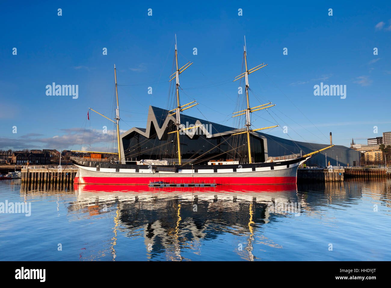 Le Riverside Museum et le navire amarré Glenlee, Glasgow, Écosse, Royaume-Uni Banque D'Images