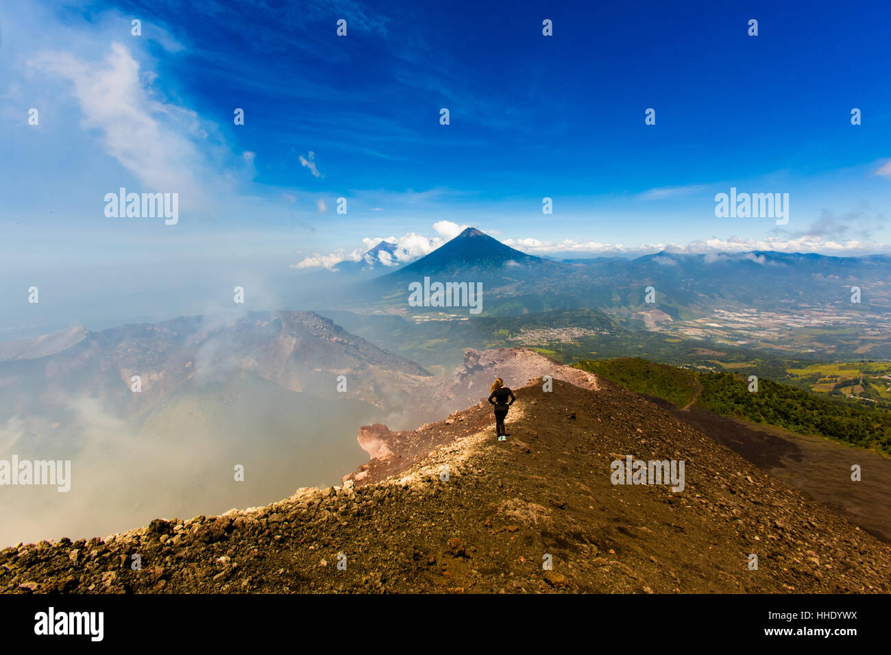 Cresting le sommet du volcan Pacaya au Guatemala City, Guatemala Banque D'Images