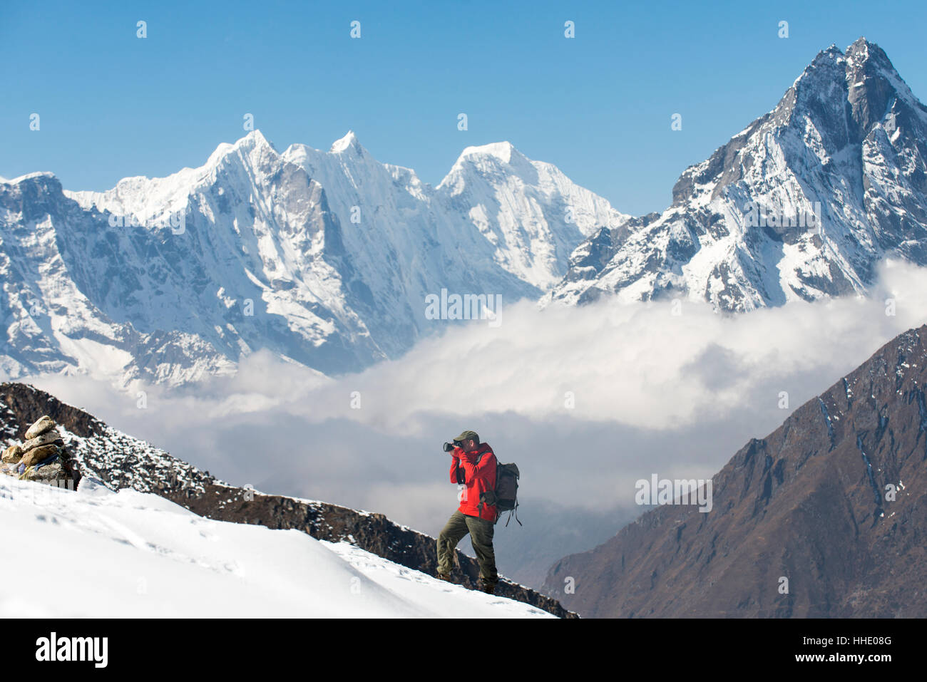 Un photographe travaillant dans la région de l'Everest Népal Himalaya, région de Khumbu, Népal Banque D'Images