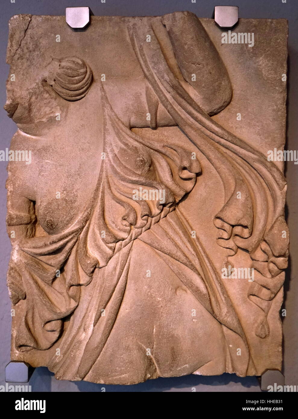 Roman relief représentant une ménade (danseur), 1er siècle de notre ère ; Barcelone, Espagne Banque D'Images