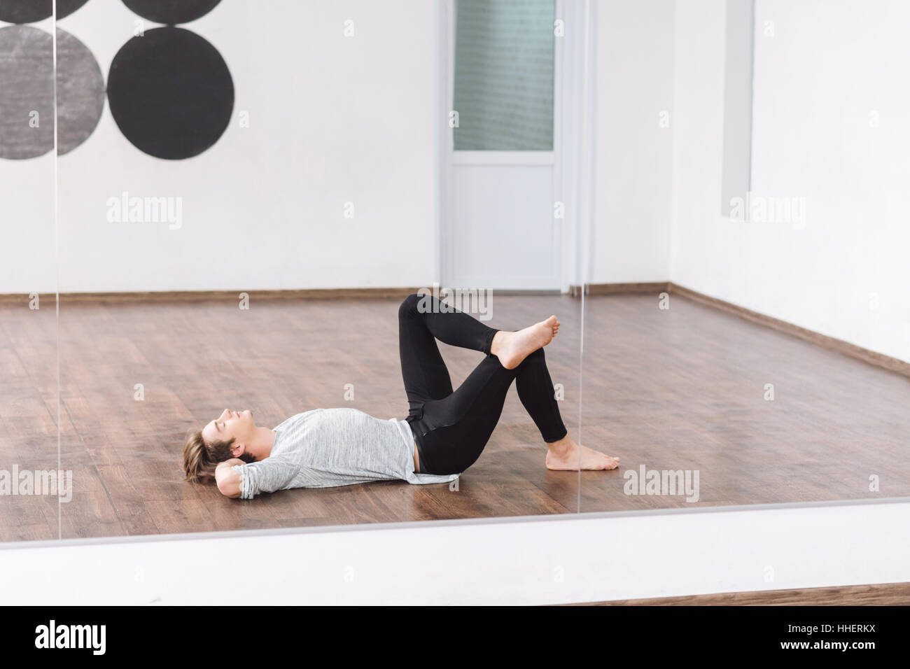 Réflexion d'un homme paisible repos détendue Banque D'Images